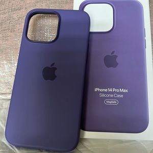 iPhone 14 Pro Max silicone Case  MagSafe.